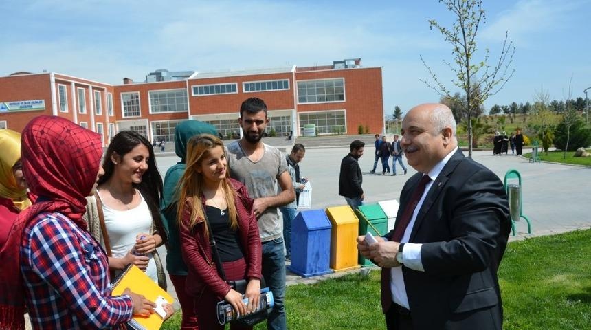 Rekt&ouml;r&uuml; Prof. Dr. G&ouml;n&uuml;ll&uuml;&rsquo;n&uuml;n yeni akademik yılı mesajı