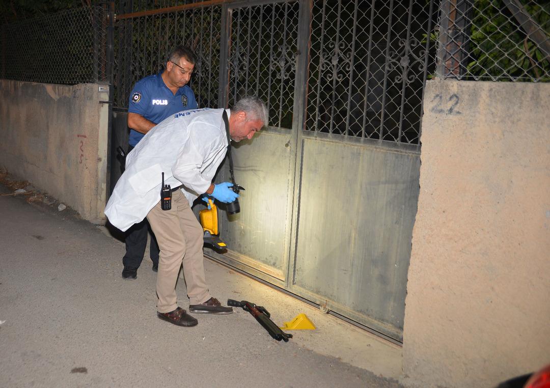 Kadın 'kocam evde yok gel' diye mesaj attı, oğlu &ouml;ld&uuml;rd&uuml;