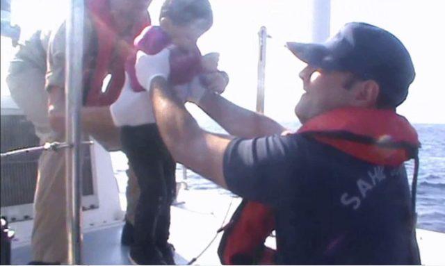 Bodrum'da batan tekneden kaçakların kurtarılması kamerada