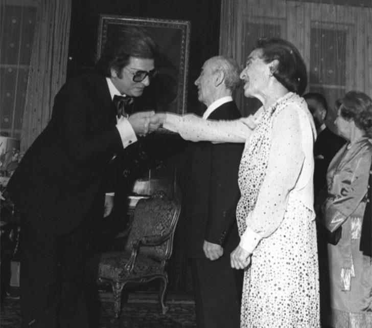 Türk Sanat Müziği'nin unutulmaz sesi Zeki Müren anılıyor!  G4