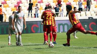 Danijel Aleksic atıyor Evkur Yeni Malatyaspor kazanıyor