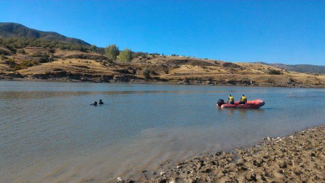 Murat Nehri nde kaybolan Sezer in cansız bedenine ulaşıldı 3