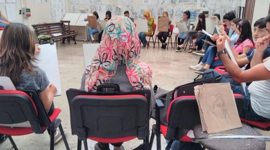 Resim kursu üniversitenin yolunu açtı