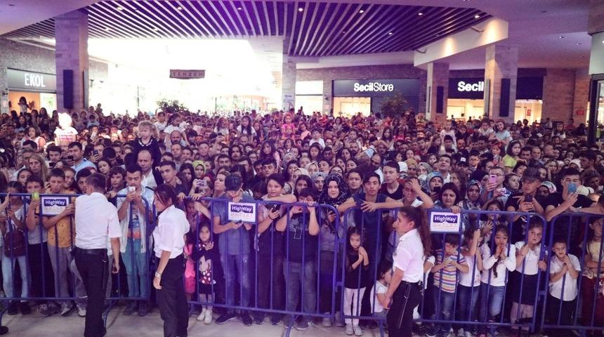 Highway&rsquo;de Aleyna Tilki r&uuml;zgarı esti