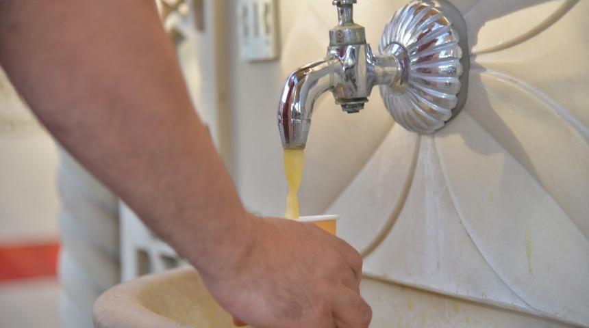 İkram &Ccedil;eşmelerinde &ccedil;orba dağıtımı başladı