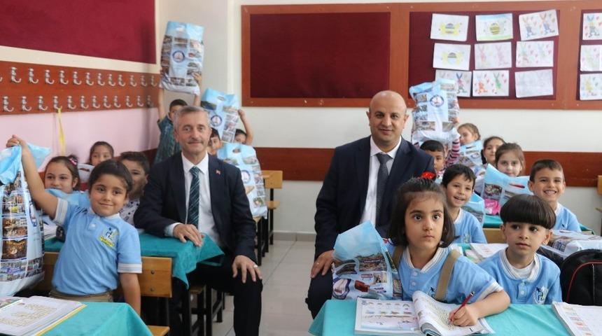 Şahinbey&rsquo;de 30 bin &ouml;ğrenciye kırtasiye yardımı