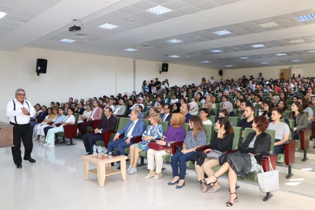 K&uuml;tahya Sağlık Bilimleri &Uuml;niversitesinde  &ldquo;Geleneksel ve Tamamlayıcı Tıp Manuel Terapi&rdquo; Konferansı