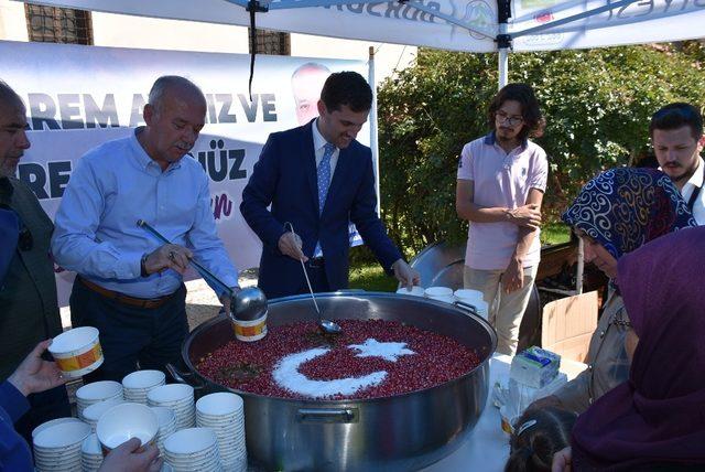 Dursunbey’de belediyeden aşure ikramı