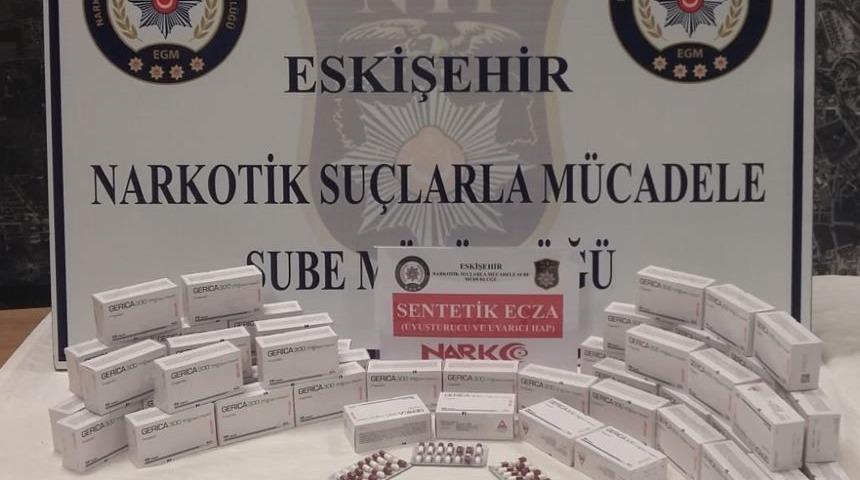 Eskişehir&rsquo;de uyuşturucu operasyonunda binlerce hap ele ge&ccedil;irildi