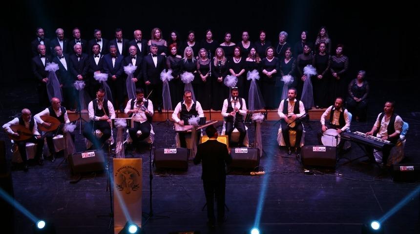 Efeler Belediyesi sesine g&uuml;venen vatandaşları korolarına davet ediyor