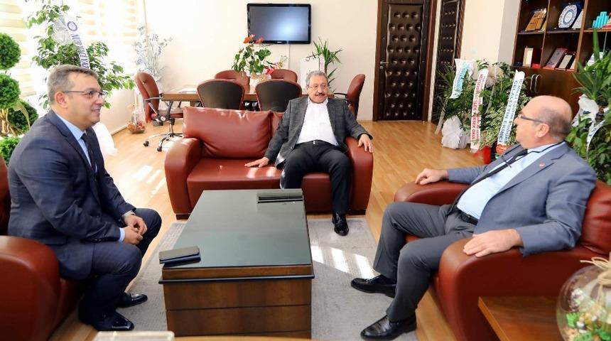 Sağlık Bakan Yardımcısı G&uuml;ven Kayseri &Uuml;niversitesi Rekt&ouml;r&uuml;n&uuml; Ziyaret Etti