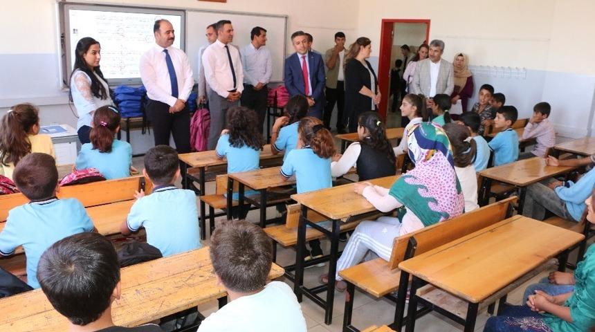 Şanlıurfa&rsquo;da eğitim desteği s&uuml;r&uuml;yor