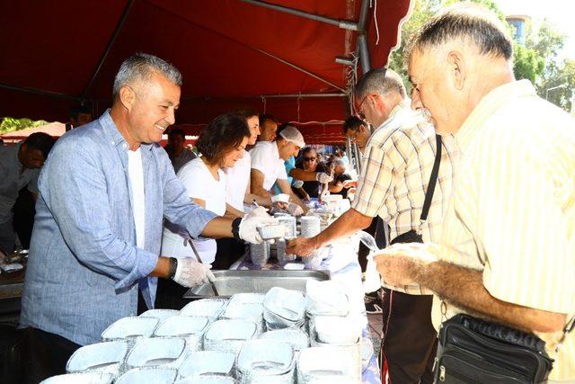 Manavgat Belediyesi’nden aşure ikramı