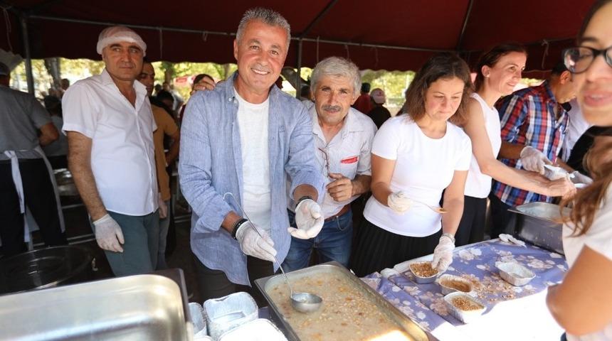 Manavgat Belediyesi&rsquo;nden aşure ikramı