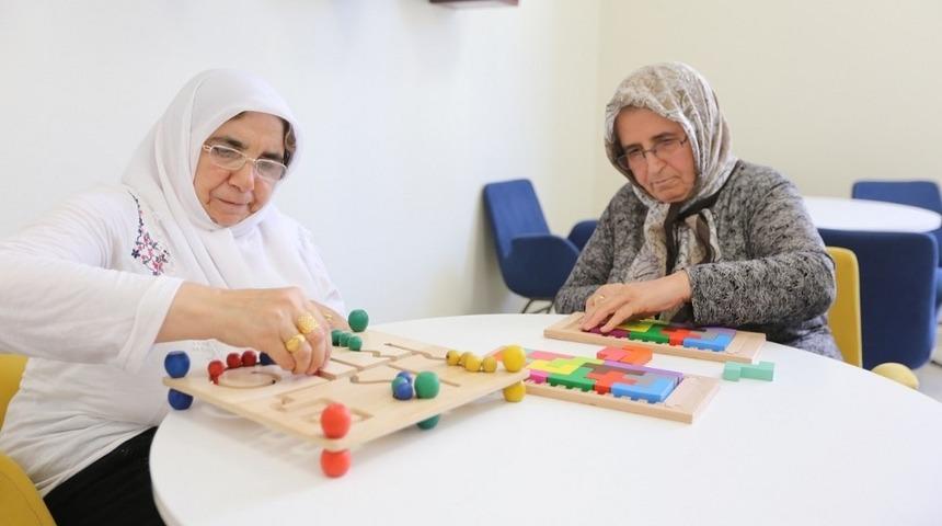 B&uuml;y&uuml;kşehir, Alzheimer hasta ve hasta yakınlarını unutmadı