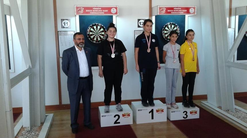 Turnuvadan 5 madalya ile d&ouml;nd&uuml;ler