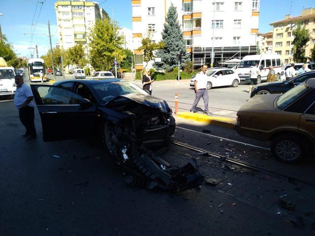 Eskişehir’de trafik kazası; 4 yaralı