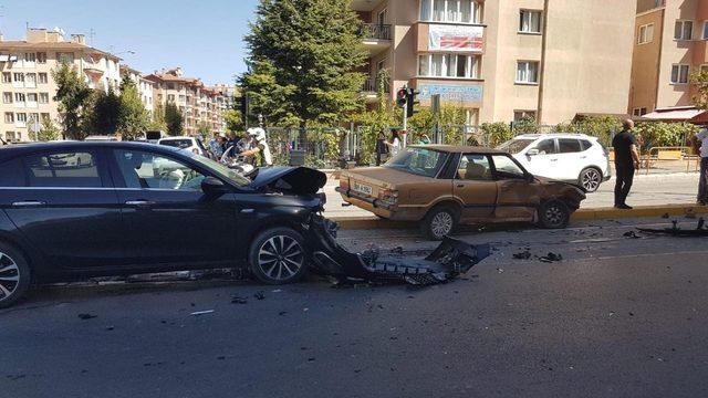 Eskişehir’de trafik kazası; 4 yaralı