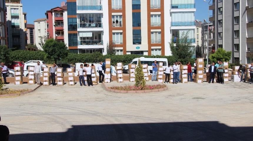 Elazığ 86 amat&ouml;r spor kul&uuml;b&uuml;ne malzeme yardımı