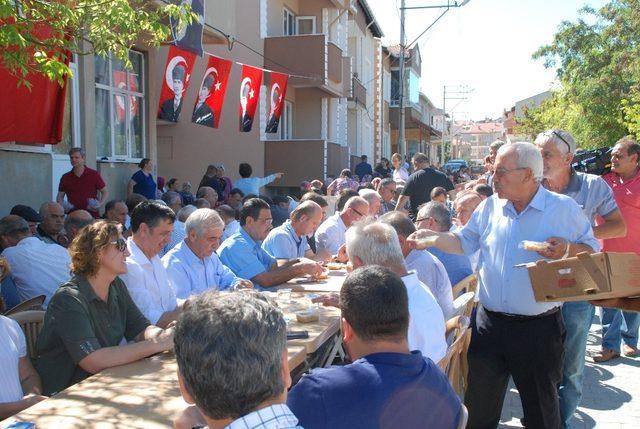 Keşan’da 20 kazan aşure dağıtıldı