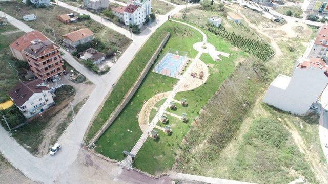 Çayırova’da yeni park ilgi topladı