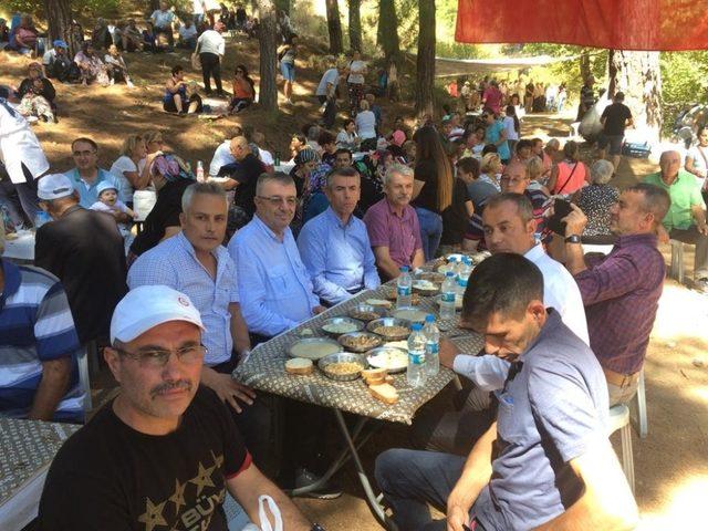Kaymakam Sırmalı Dereli ve Çamlıbel mahalle hayırlarına katıldı