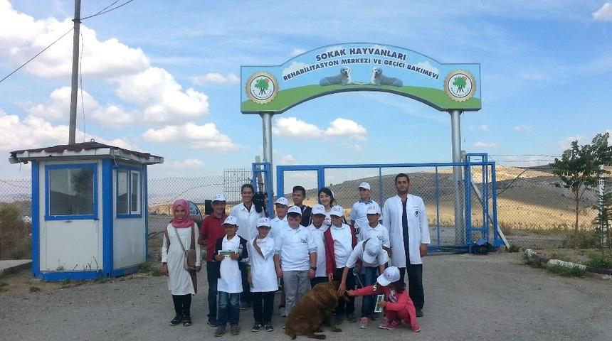 &Ouml;zel &ouml;ğrencilerden anlamlı ziyaret