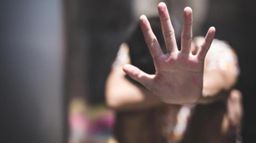 Her satırı iğrenç! Lise öğrencisi genç kızı, baba istismar etti anne dışarıda dinledi