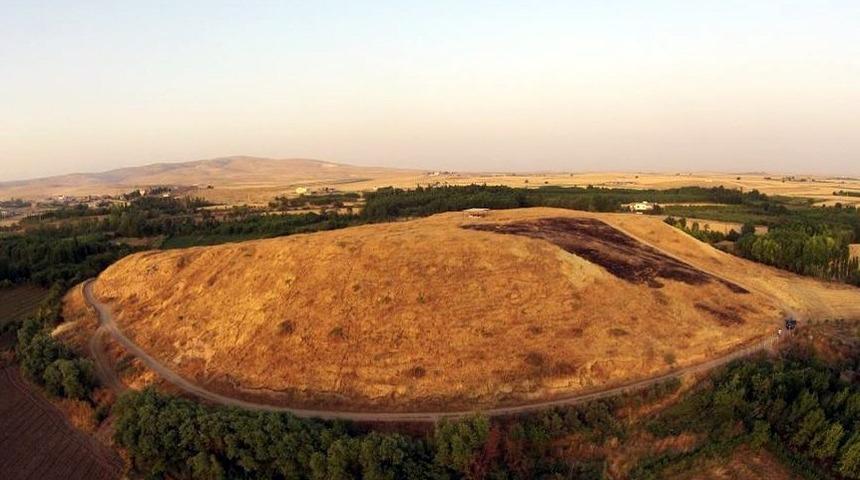 Mardin’de 27 yıl önce şehit olan arkeologlar unutulmadı