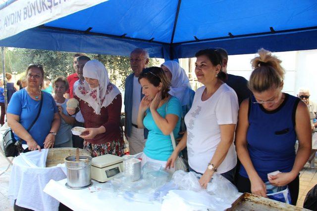 İYİ Parti ihtiyaçlarını karşılayabilmek için kermes düzenledi