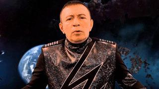 Mustafa Topaloğlu kimdir, nereli ve kaç yaşında? Survivor'da yarıştığı dönemde programa damga vuran Uzaylı türkücü Mustafa Topaloğlu 2. Sayfa'da!