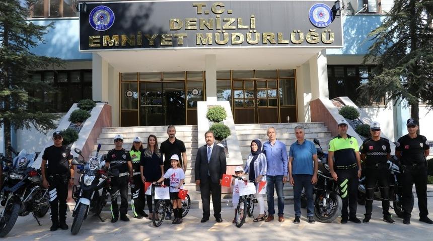 Kırmızı düdük projesinde minikler ödüllendirildi