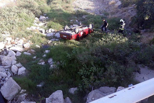 Irlamaz Çayı'na uçan otomobilin sürücüsü yaralandı