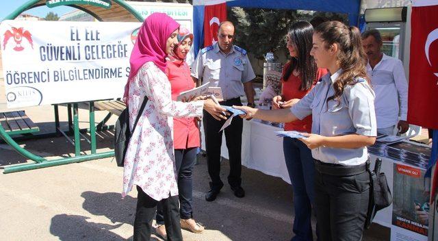 Üniversiteyi kazanan öğrencilere terör ve madde bağımlılığı uyarısı