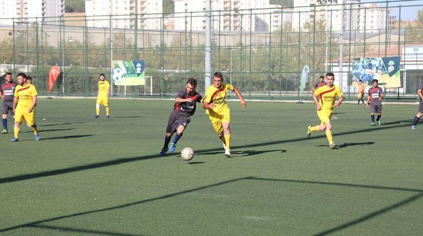 Futbol ş&ouml;leninde finale doğru