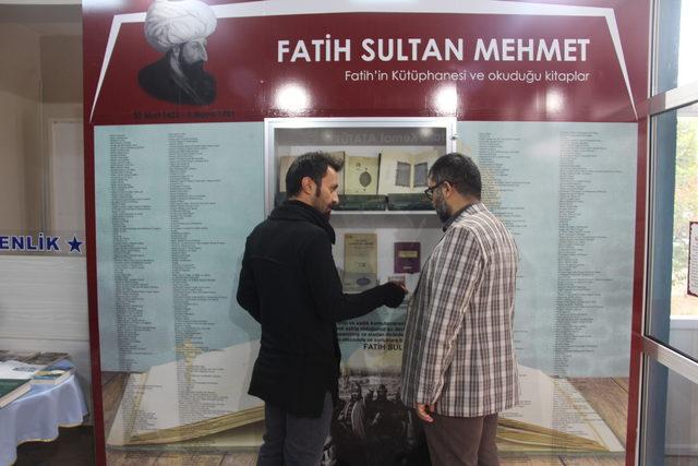 Edirne de Atat&uuml;rk ve Fatih Sultan Mehmet in okuduğu kitaplar okuyucuya sunuldu 2