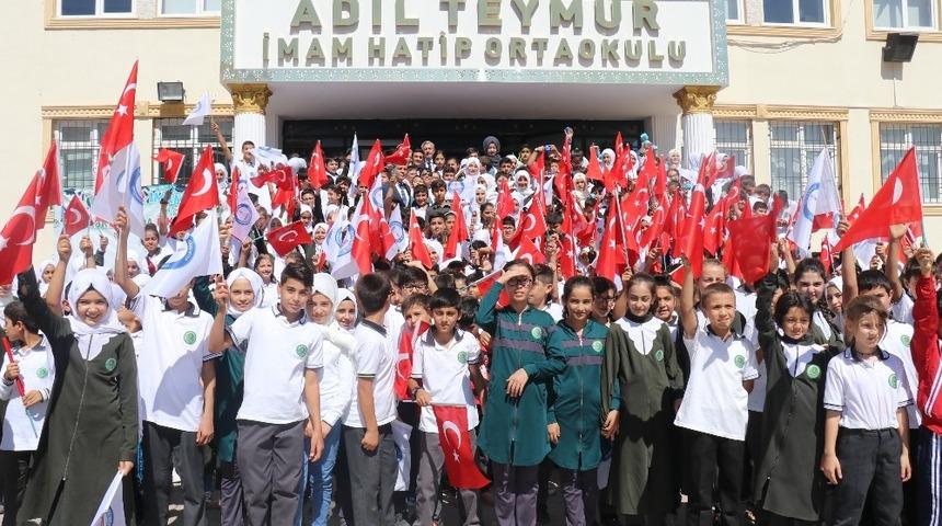 Şahinbey&rsquo;den başarılı &ouml;ğrencilere saat hediyesi