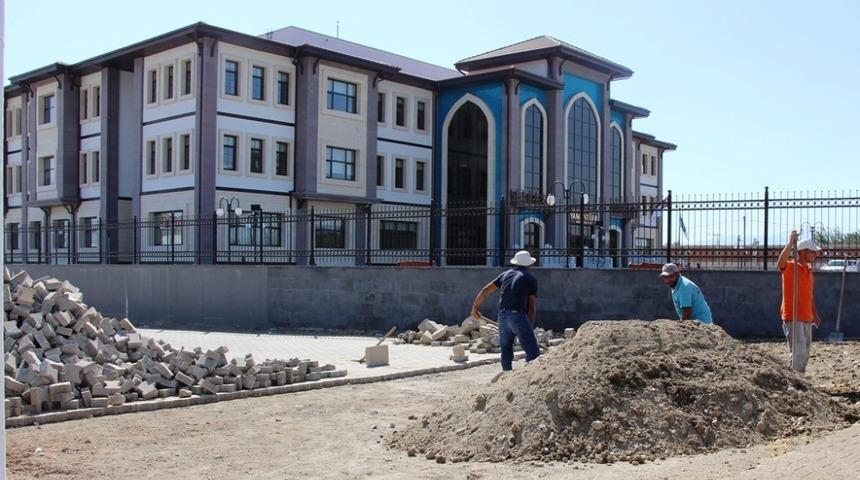 Germencik&rsquo;te parke &ccedil;alışmaları t&uuml;m hızıyla devam ediyor