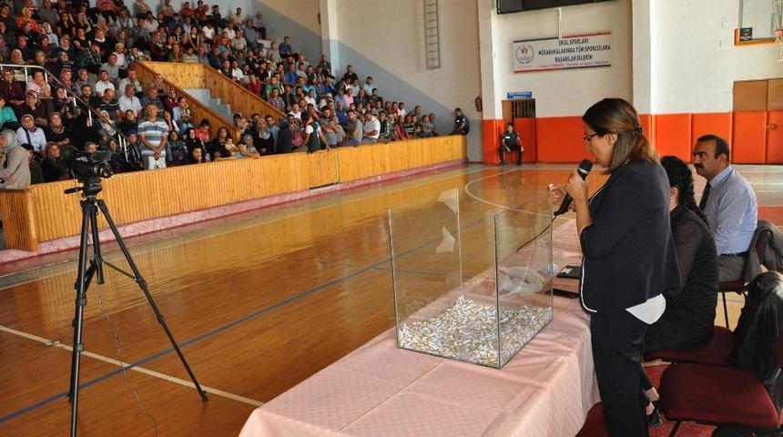 Niğde&rsquo;de okullarda &ccedil;alışacak 220 kişi kura ile belirlendi