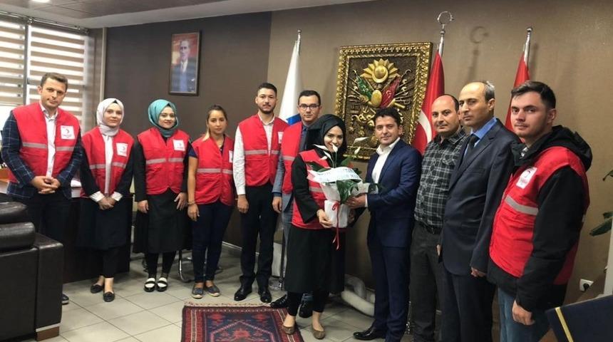 Gen&ccedil; Kızılaycılar itfaiyecileri unutmadı