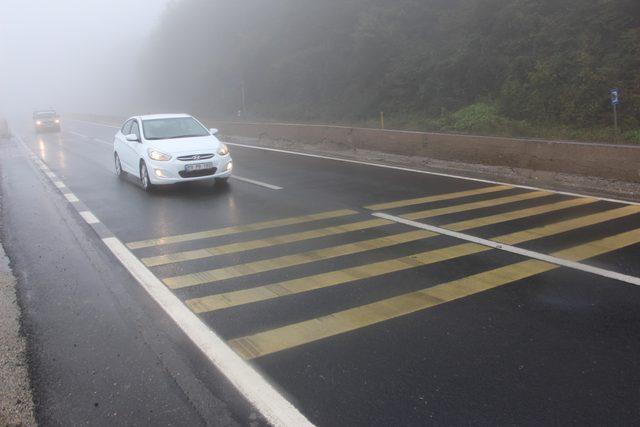 Bolu Dağı'nda yağmur ve sis ulaşımı yavaşlattı