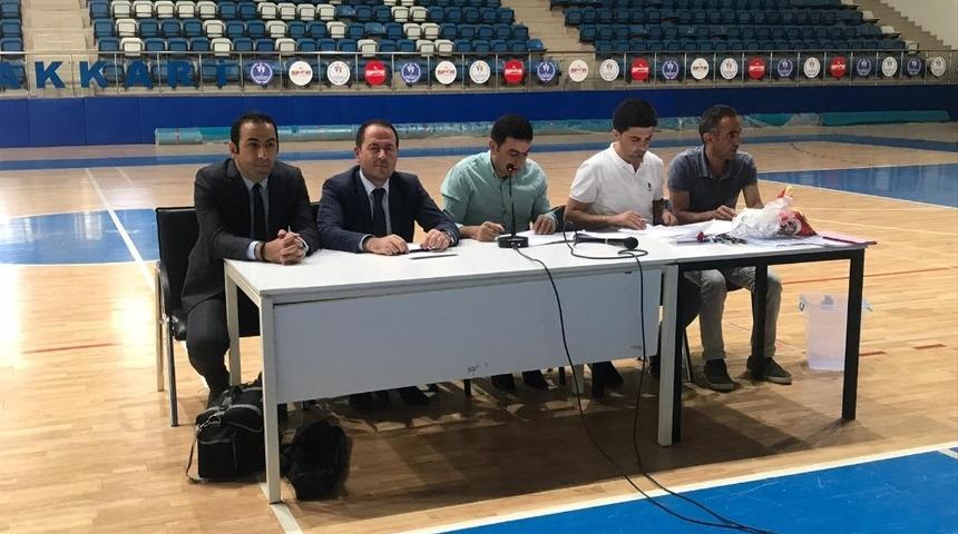 Hakkari&rsquo;de engeli ve eski h&uuml;k&uuml;ml&uuml;ler i&ccedil;in kura &ccedil;ekimi