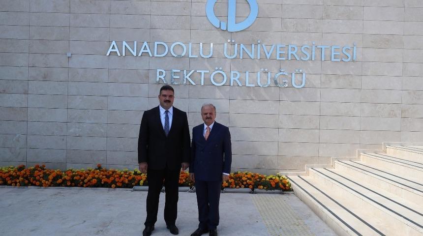 Vali &Ccedil;akacak&rsquo;tan yeni rekt&ouml;rlere &rsquo;hayırlı olsun&rsquo; ziyareti