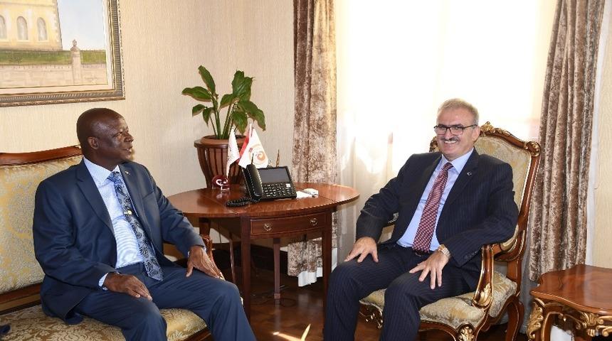 Vali Karaloğlu, Büyükelçi Malefane’yi ağırladı