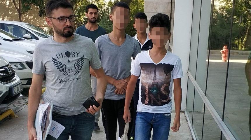 Hırsızlık ş&uuml;phelisi 3 &ccedil;ocuk yakalandı