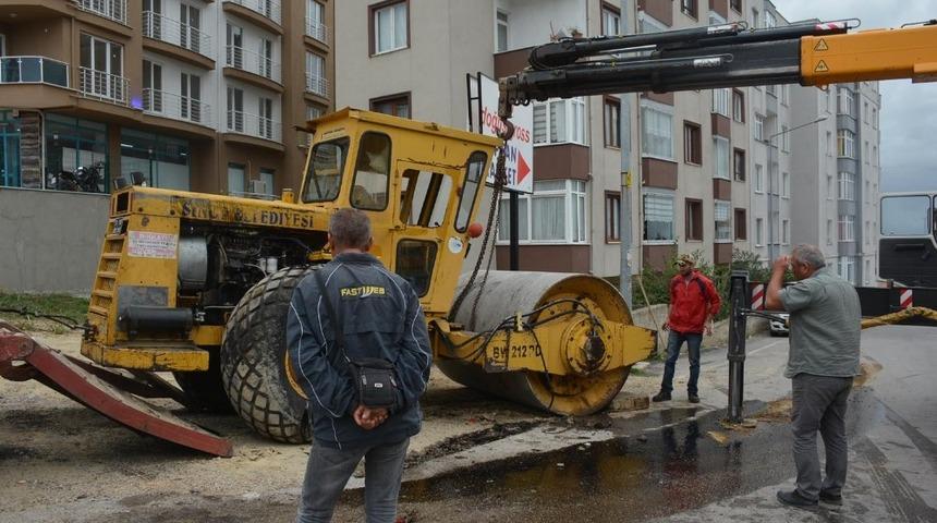 Sinop&rsquo;ta iş makinesi devrildi: 1 yaralı
