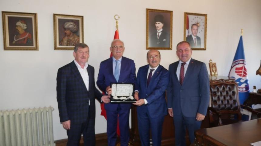 Trabzon B&uuml;y&uuml;kşehir Belediye Başkanı G&uuml;mr&uuml;k&ccedil;&uuml;oğlu&rsquo;na AK Parti Genel Merkezi&rsquo;nden ziyaret