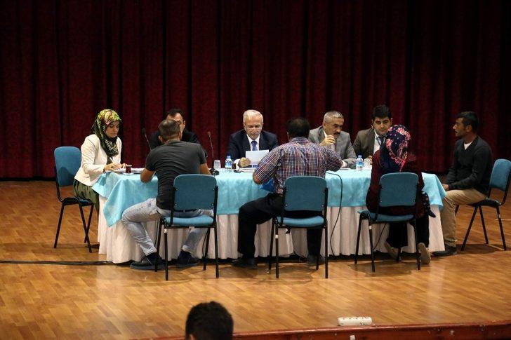 Vali Kamçı vatandaşların sorunlarını dinledi G1