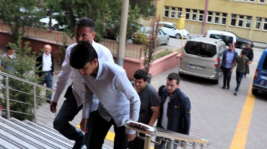 Vinçle çardak ve salıncak çalan 4 kişi yakalandı