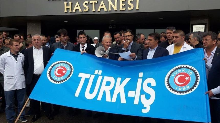 T&uuml;rk-İş Kocaeli &Uuml;niversitesi&rsquo;nde &ccedil;alışan &uuml;yeleri i&ccedil;in bir araya geldi